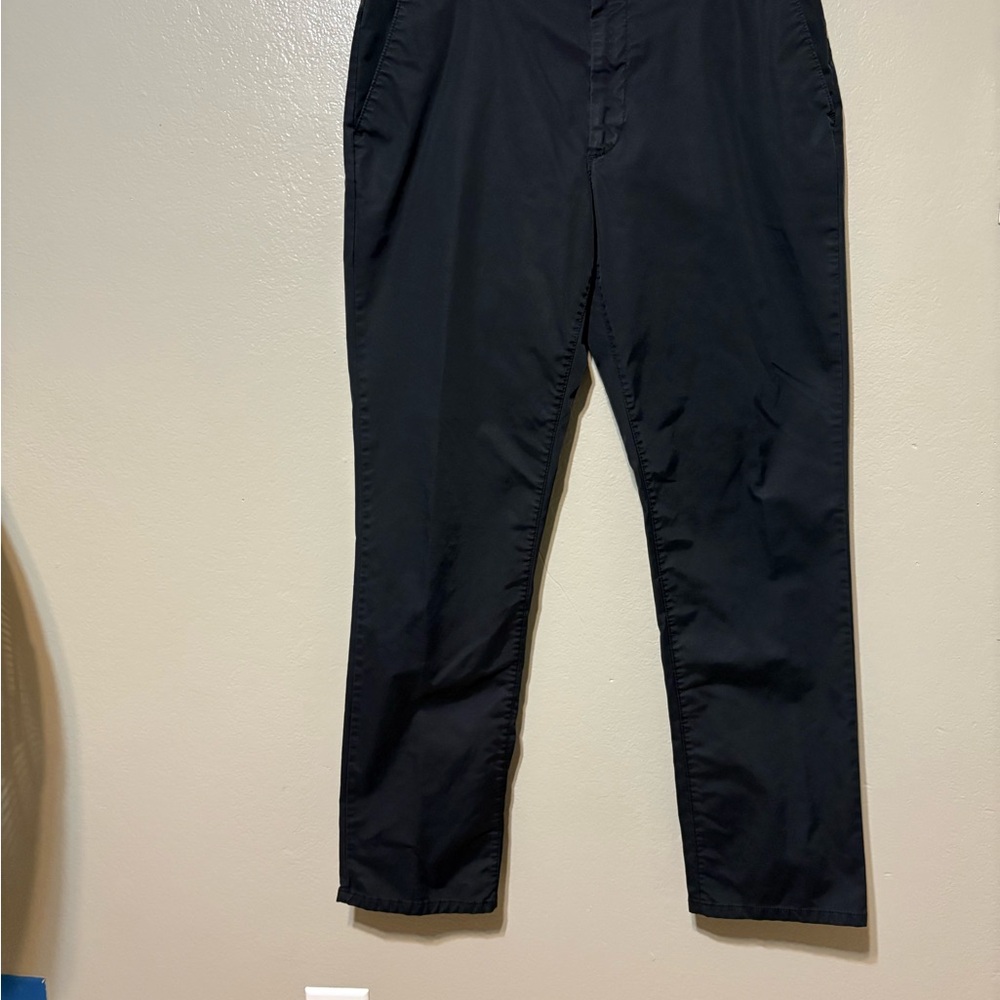 Men's Izod Advantage Performance Pants. 34/32 straight fit.